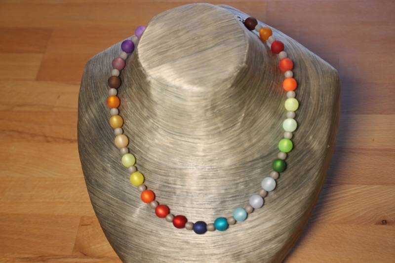 Bunte Polaris-Perlen-Kette in Regenbogen Farben Unikat Handmade von AndreasParadies