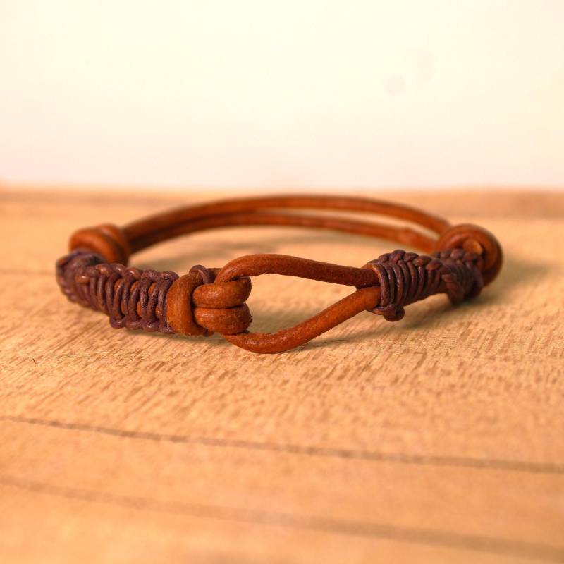 Verstellbares Schiebeknoten-Lederarmband-Armband, Armband Mit Holzperle Und Geflochtenem von AndrewTroyDesigns