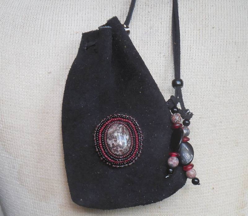Leoparden Haut Jaspis Schwarz Wildleder Perlen Kordelzug Beutel Mit Onyx Edelstein 13, 8 X 10 cm. Durchmesser 11 cm von AndromedaEnterprises