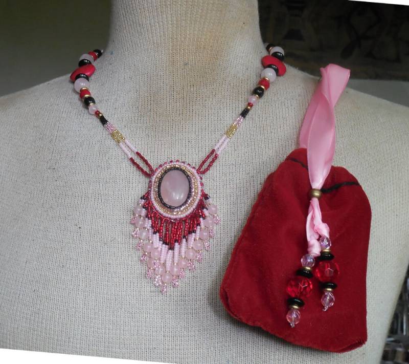 Perlen Rosenquarz Verstellbare Halskette Mit Quasten & Onyx Halbedelstein Edelstein Natürlich von AndromedaEnterprises