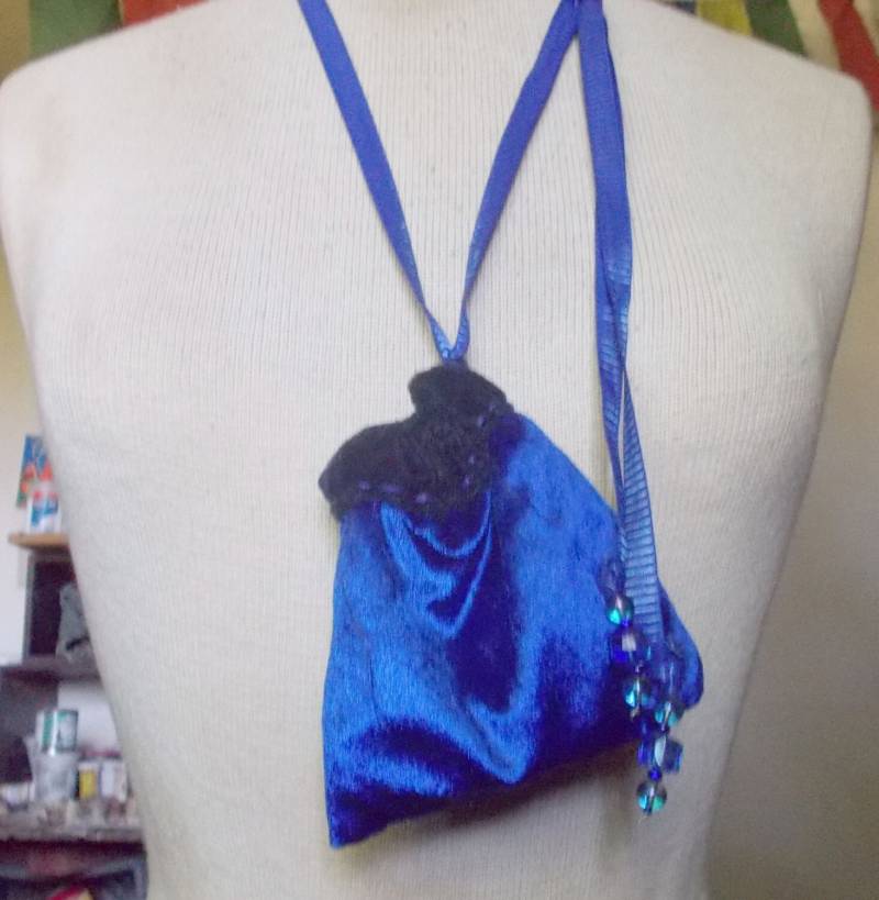 Reversible Navy Blau Royalblau Samt Kette Tasche Mittlerer Größe 12 X 10 cm. | 4 3/4 "X 4" Medizin Andenken Bag Schmuckstück Fall Geschenk von AndromedaEnterprises