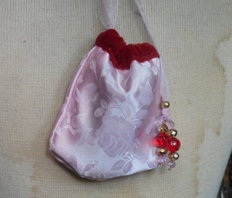 Reversible Rotem Samt Rosa Rosenknospe Satin Groß 12, 5 X 10 cm. | 5 "X 4" Medizin Tasche Armband Geldbeutel Geschenk Verzaubert Etsy von AndromedaEnterprises