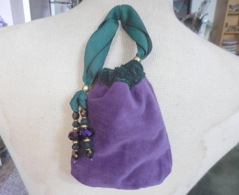 Wendbare Waldgrün Samt Lila Velour Beutel Geldbörse Große Größe 13 X 10. cm. | 5 1/4 "X 4" Geschenk Runen Medizin Tasche Crystal Case Wristlet von AndromedaEnterprises