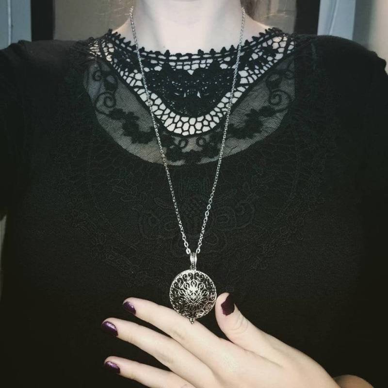 Gothic Parfüm Medaillon - 5 Filzpads Inklusive Duft Diffusor Einzigartig von AndromedasCurse