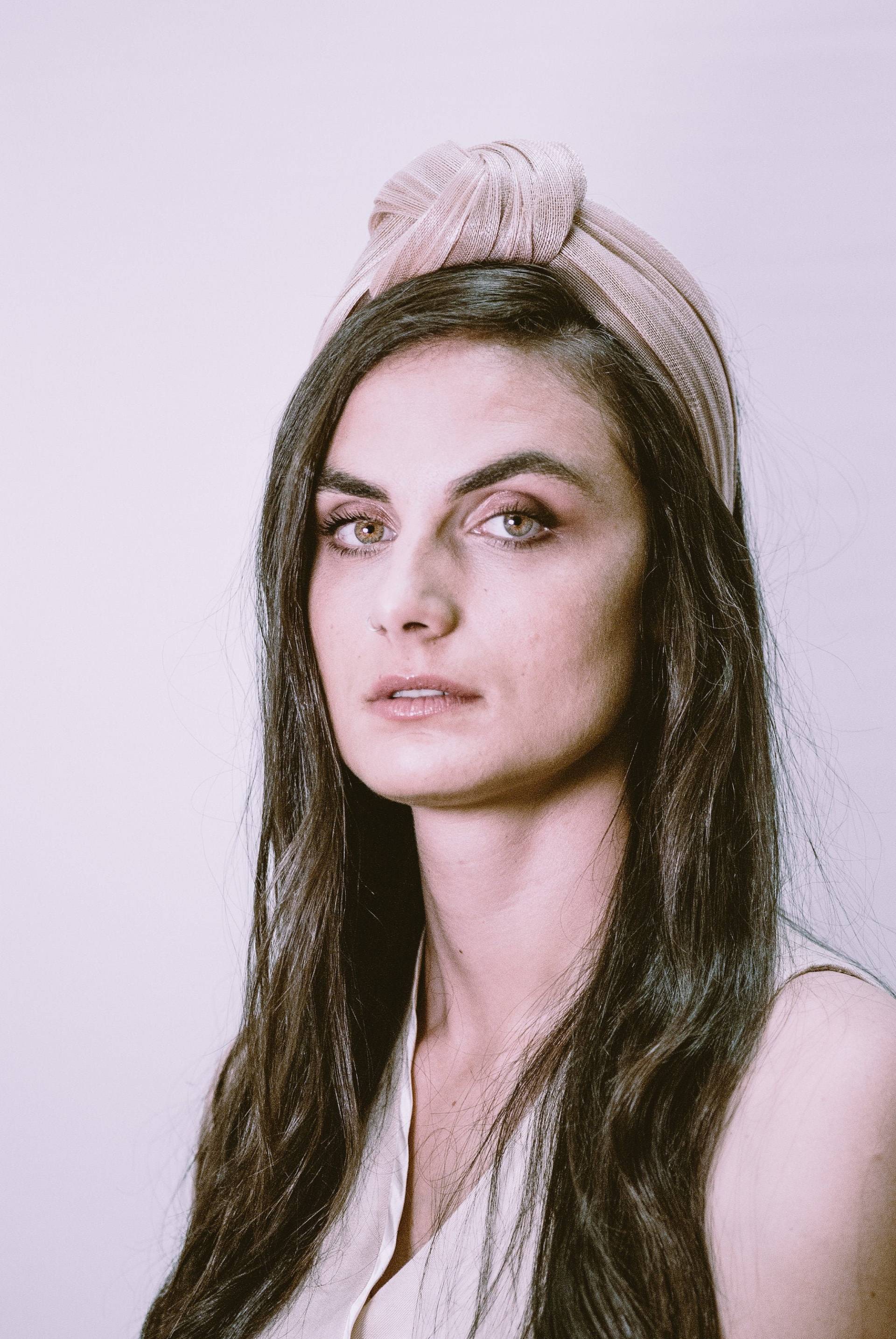 Blass Rosa Geknotet Turban Stirnband, Sinamay Seide Stirnband Für Hochzeiten Gäste, Hochzeit Frauen Kopfschmuck, Fascinator Rassen von AnedeCoco