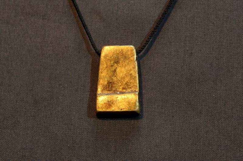 Gottblock | Uzza - Bits Of Petra Anhänger Aus Messing von AneesMaani