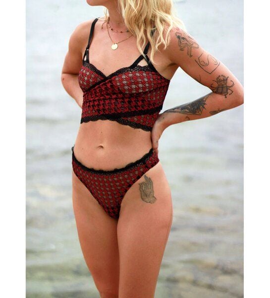 Anekdot Dharma Red Bralette von Anekdot