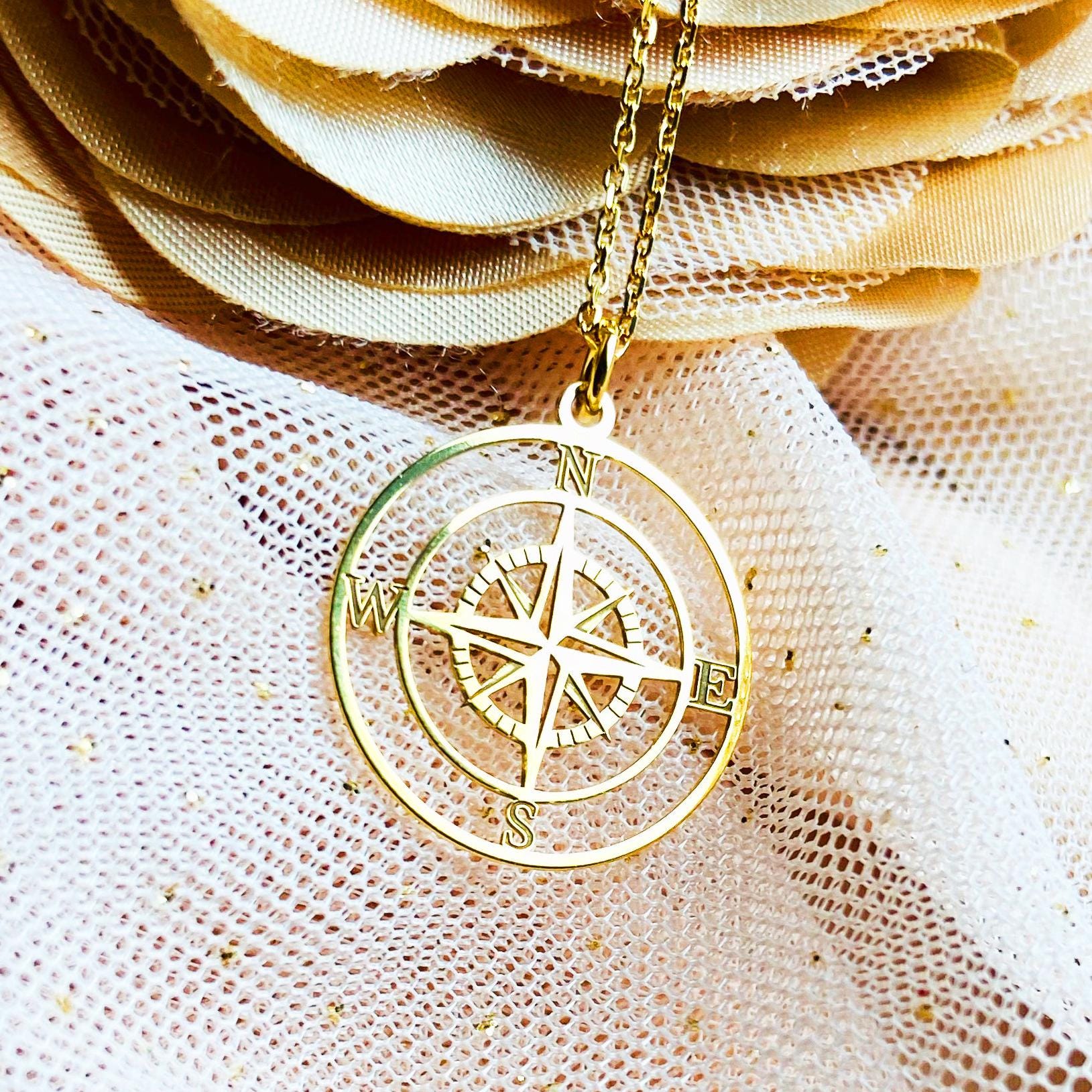 Gold Kompass Halskette, Kompass Anhänger, Abschlussgeschenk Für Frauen, 2025 High School Gradgeschenk Idee, Von Den Eltern Geschenk Die Tochter von AnemonAtelier