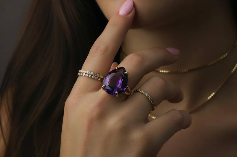 Amethyst Ring Goldring Tropfen Edelstein Februar Birthstone Lila Stein Statement Handgemachter von AnemoneJewelry