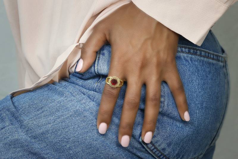 Granat Ring Januar Birthstone Doppelbandring Runder Edelsteinring Solitärring Steinring Zarter von AnemoneJewelry