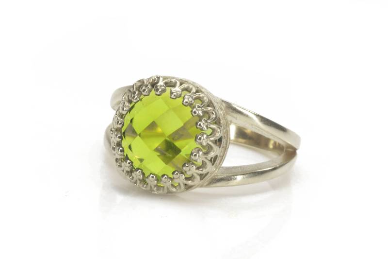 Grüner Peridot Ring August Birthstone Zarte Cocktail Solitär Ringe Sterling Silber Edelstein von AnemoneJewelry