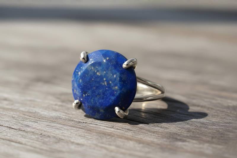 Lapis Lazuli Ring Blauer Silber Verlobungsring Sterling Weisheitsring Stärke Schutzring von AnemoneJewelry