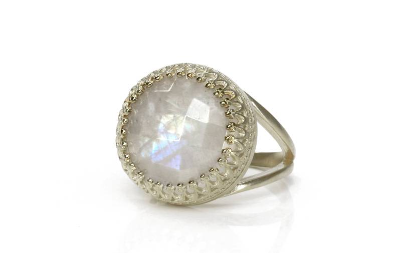 Regenbogen Mondstein Ring Runder Edelstein Feuer Silber Stein Große Wow Geburtsstein Geburtstagsgeschenk von AnemoneJewelry