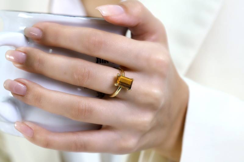 14K Gold Tiger Eye Ring Rechteck Rechteckiger Goldringe Tigerauge Edelstein Ringe Brown Solitaire von AnemoneUnique