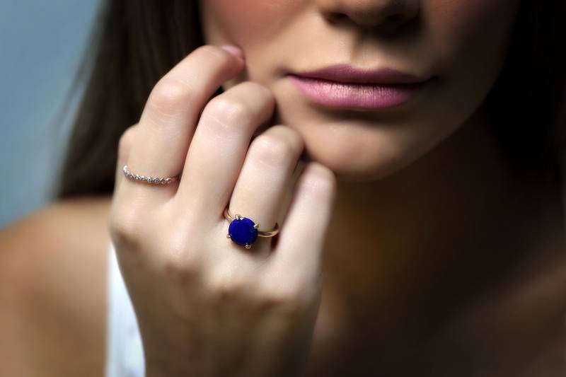 14K Rose Gold Lapis Ring September Birthstone Vintage Einfacher Prong Edelstein von AnemoneUnique