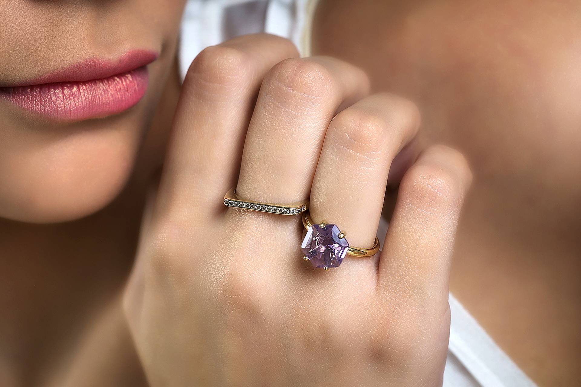 Februar Birthstone Ring Lila Edelstein Gold Amethyst Stapelstein 18K von AnemoneUnique