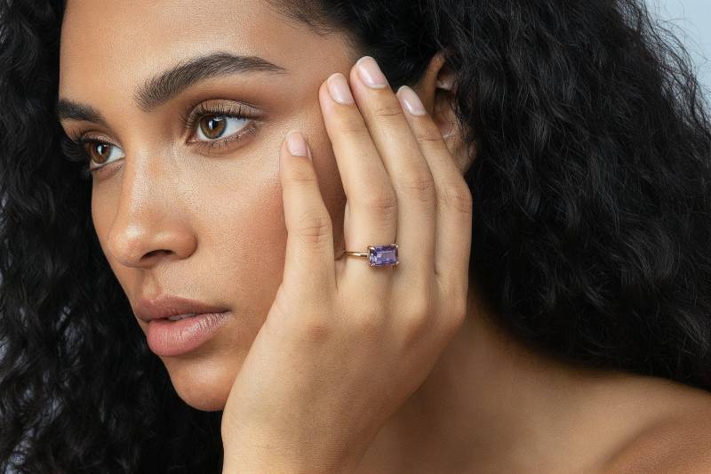 Februar Geburtsstein Ring Amethyst Rechteck Prong Setting Gold Cocktail 14K Gelbgold von AnemoneUnique