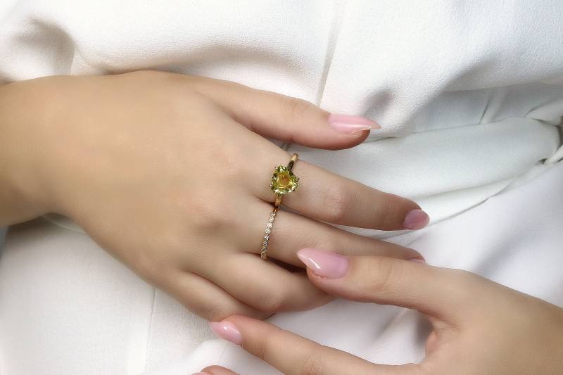 Gelber Quarz Ring Zitronenquarz-Goldring 18K Einfacher Prong Solitaire Für Frauen Benutzerdefinierte Verlobungsringe von AnemoneUnique