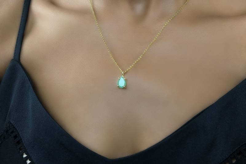 Grüne Aventurin-Halskette 18K Teardrop Anhänger 14K Edelstein-Halskette Goldstein-Halskette Grüner Einzigartige Vintage-Halskette von AnemoneUnique