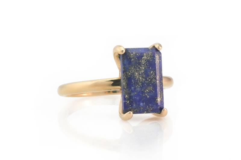 Lapislazuli Ring Weisheitsedelstein September Birthstone Rose Gold Rechteck Smaragd Schnitt Blau von AnemoneUnique
