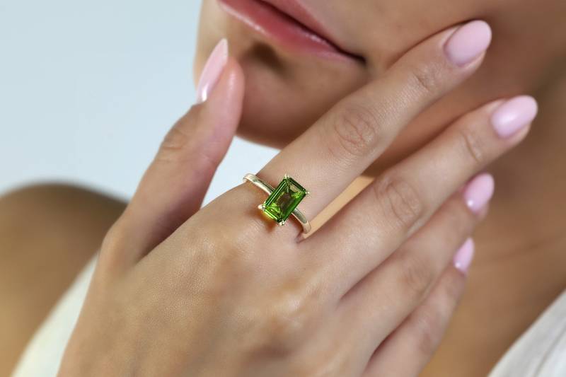 Rechteckiger Peridot Ring Sterling Silber August Birthstone 925Er Stapelring Grüner von AnemoneUnique