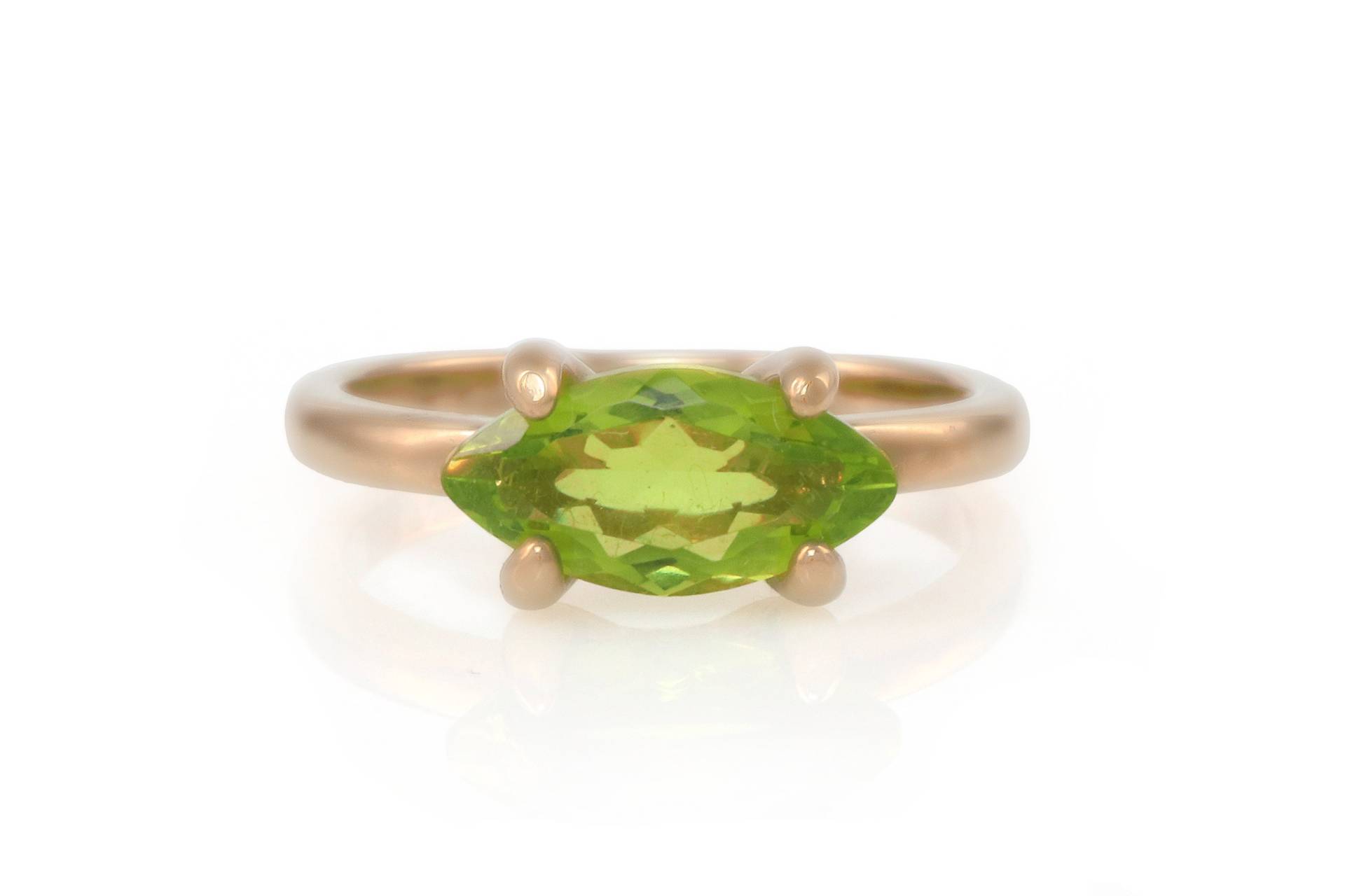 Schöne Rosa 18K Gold Peridot Ring Rose Verlobungsring Marquise Edelstein August Birthstone Solitaire von AnemoneUnique