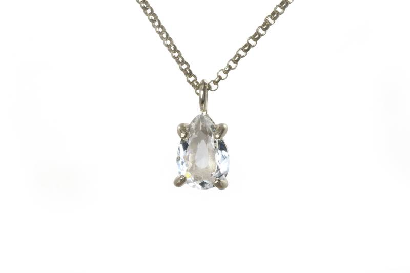 Silberne Birnen-Halskette - Rohe Bergkristall Anhänger Halskette Brautjungfer Geschenke Teardrop von AnemoneUnique