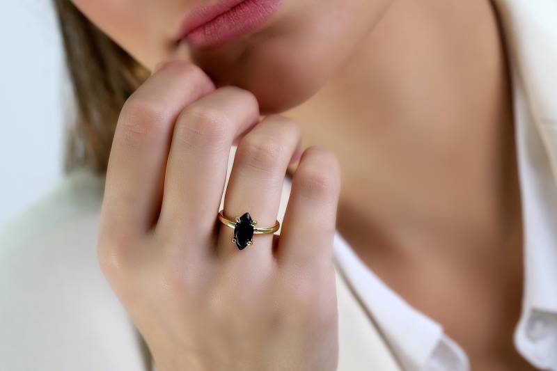 Vintage Schwarzer Onyx Goldring Marquise Schnitt Edelstein Ring Schwarzer Für Frauen Solid Gold Versprechen Mit Schwarzem Stein von AnemoneUnique