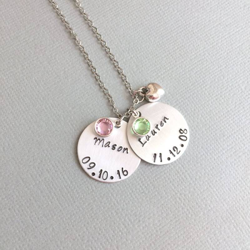 Personalisierte Mutter Halskette, Geschenk, Datum Zwei Namen, Plättchen Herz Charm, Geburtsstein Baby Shower Geschenk von AnesandEve