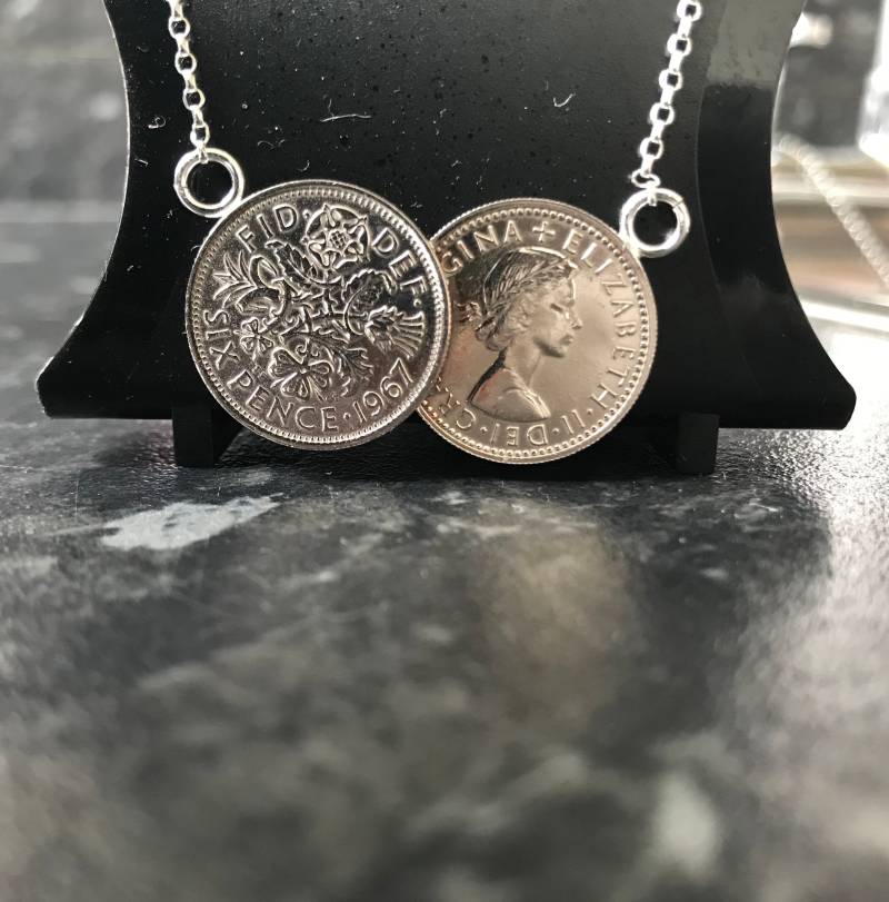 "Antike Massiv Silber "Sechs Pence Münze" Halskette Erstellt Aus "Upcycling" Alte Sechs Münzen." von Anetgems