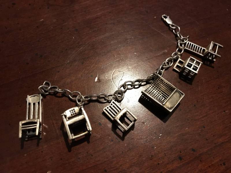 Seltener Sterling Silber Mma Charles Rennie Mackintosh Stühle Charm Armband - Vintage Metropolitan Museum Of Art Ny Willow Hill House Mission von AnewAgain
