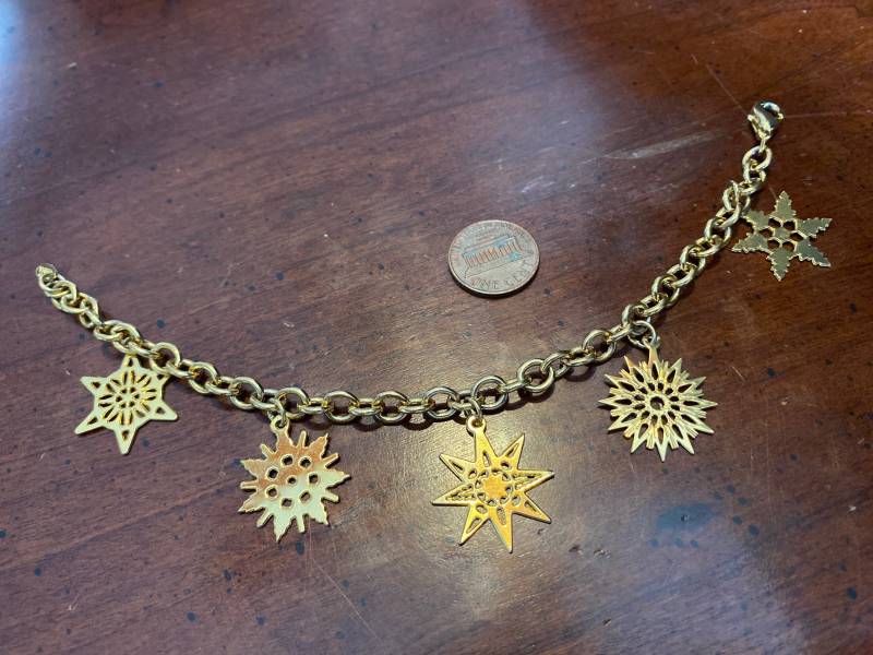 mma Gold Schneeflocke Stern Ornament Charm Armband - Vintage Mode Metropolitan Museum Of Art Ny Kostüm Institute Weihnachten von AnewAgain