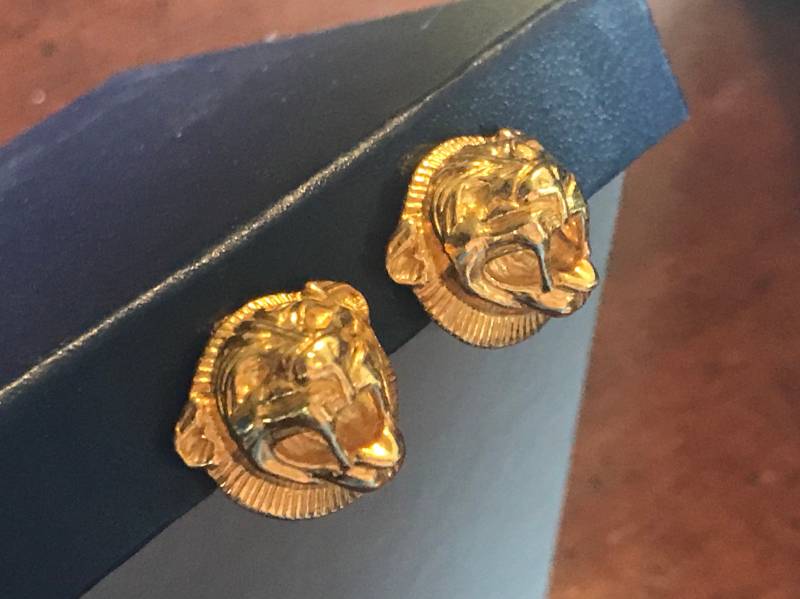 mma Goldene Roaring Löwenkopf Ohrringe - Vintage Metropolitan Museum Of Art Ohrclips Set Säbelzahn Tiger von AnewAgain