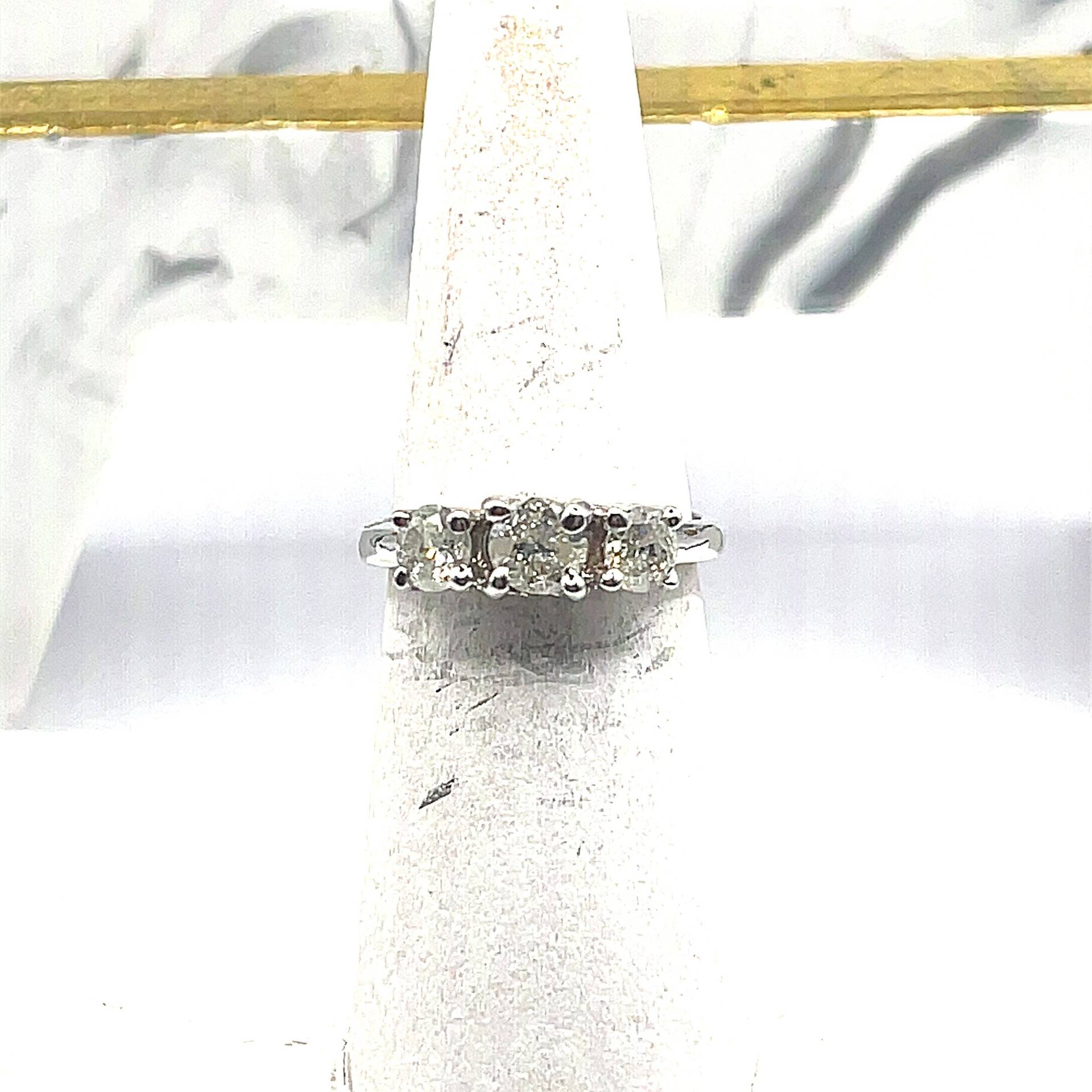 14K Weißgold Diamant Ring 1 Cttw Gr. 6.5 von AngElizDirect