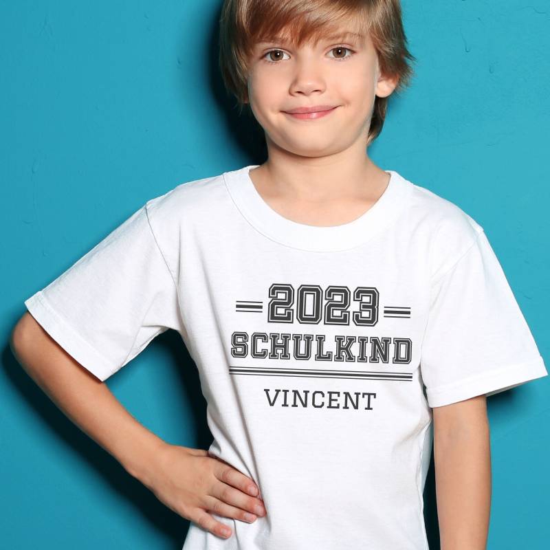 Einschulung Und Schulanfang Premium Bio T-Shirt 2023 Schulkind Mit Personalisierung | Optional Das Perfekte Geschenk Für Erstklässler von AngelAccessoriesShop