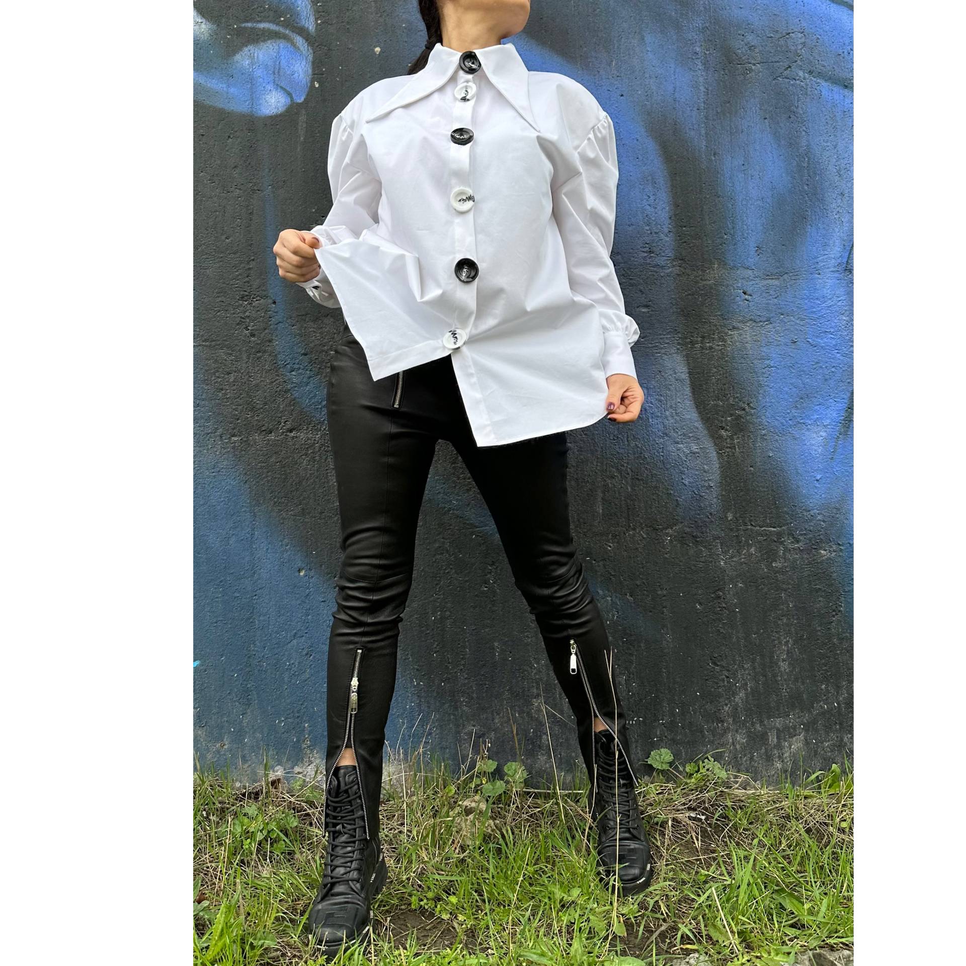 Extravagantes Weißes Baumwollhemd Langarm-stehkragen-Button-Shirt von AngelBySilvia