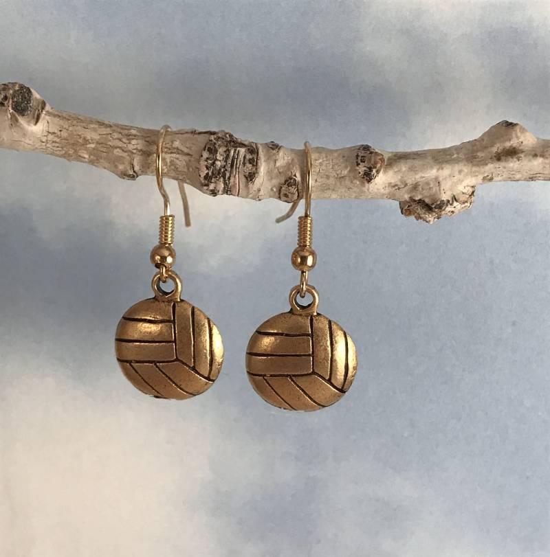 Antike Goldvolleyball-Ohrringe Sportschmuck von AngelDesignsByDenise