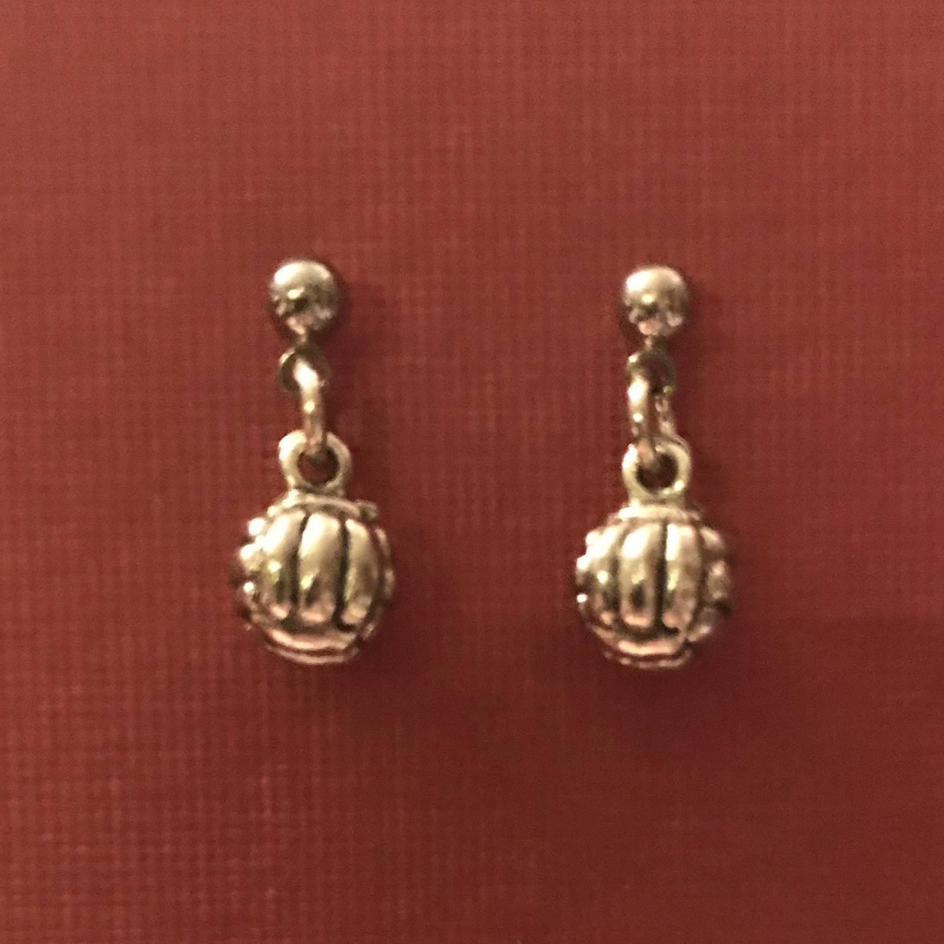 Beachvolleyball Ohrringe | 9 cm von AngelDesignsByDenise