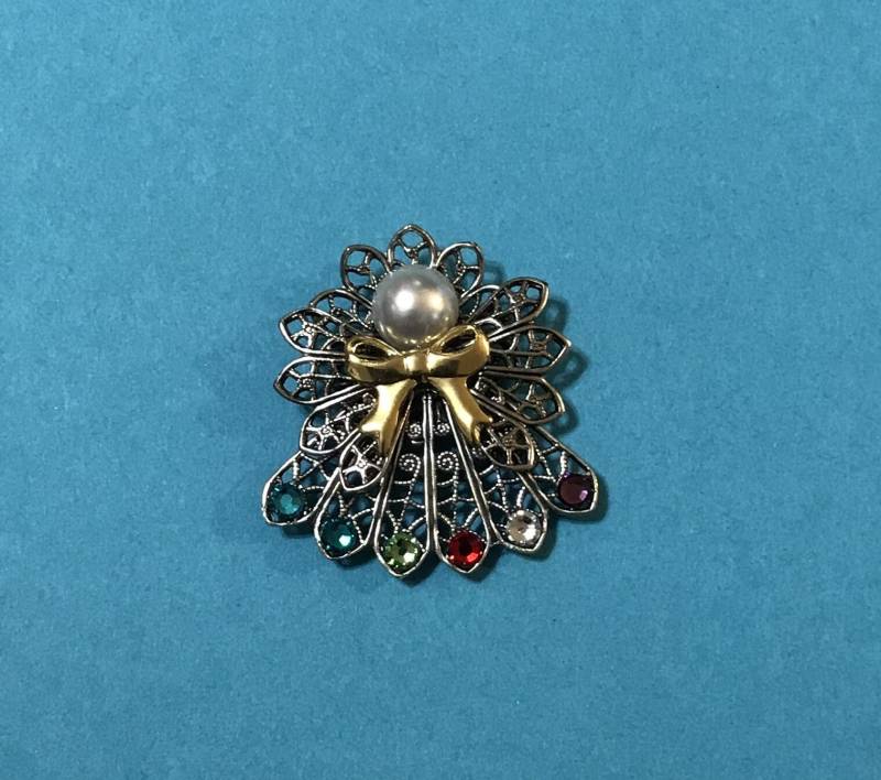 Birthstone Angel Pin | 6 Steine Auf Rock #241 von AngelDesignsByDenise