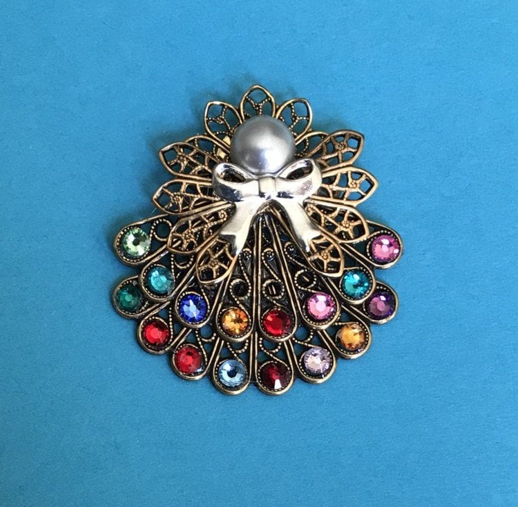 Double Rocked Birthstone Engel Pin | Je 16 Steine Pro Rock #242 von AngelDesignsByDenise