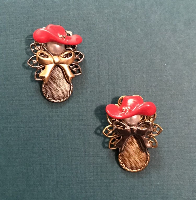 Roter Hut Engel Pin #108 von AngelDesignsByDenise