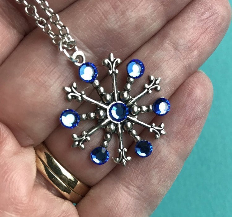 Saphir Schneeflocke Halskette von AngelDesignsByDenise