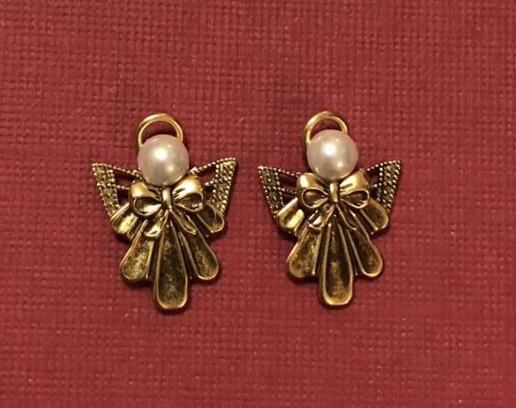 Schutzengel Ohrringe Antik Gold Finish Mit Perle Schutzengel Ohrringe Antik Gold Finish Mit Perle von AngelDesignsByDenise