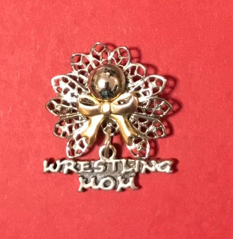 Wrestling Mom Engel Pin von AngelDesignsByDenise