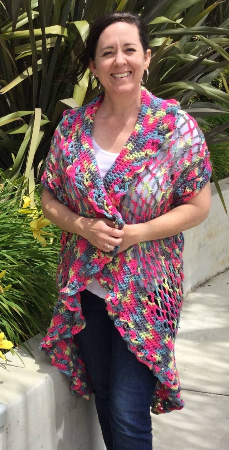 Weste Boho Regenbogen Rund Design Plus Size von AngelHookAndYarn