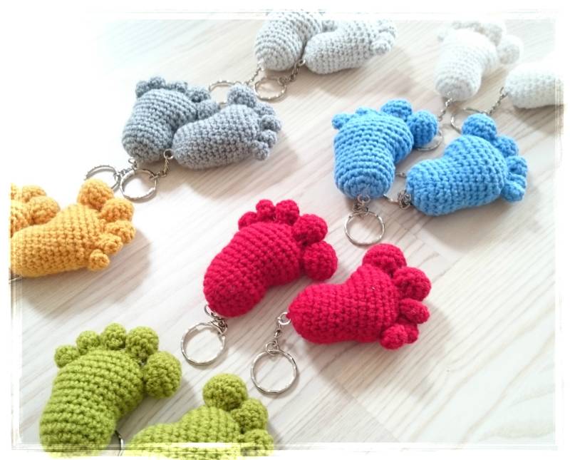 Paar Füße Schlüsselanhänger, Fuß Charm, Handgestrickter Schwangerschaftansage Lustiger Keefob, Taschenzubehör von AngelKnitGift