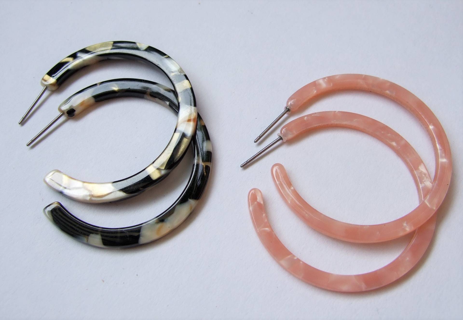 Marmorierter Ohrring, Hellrosa Schildkröte Ohrring, Kreis Hoop Ohrring, Pink Hoop, Acetat Creolen, 90Er Jahre, Geschenke Für Frauen, 35mm, Acetat von AngelPearls