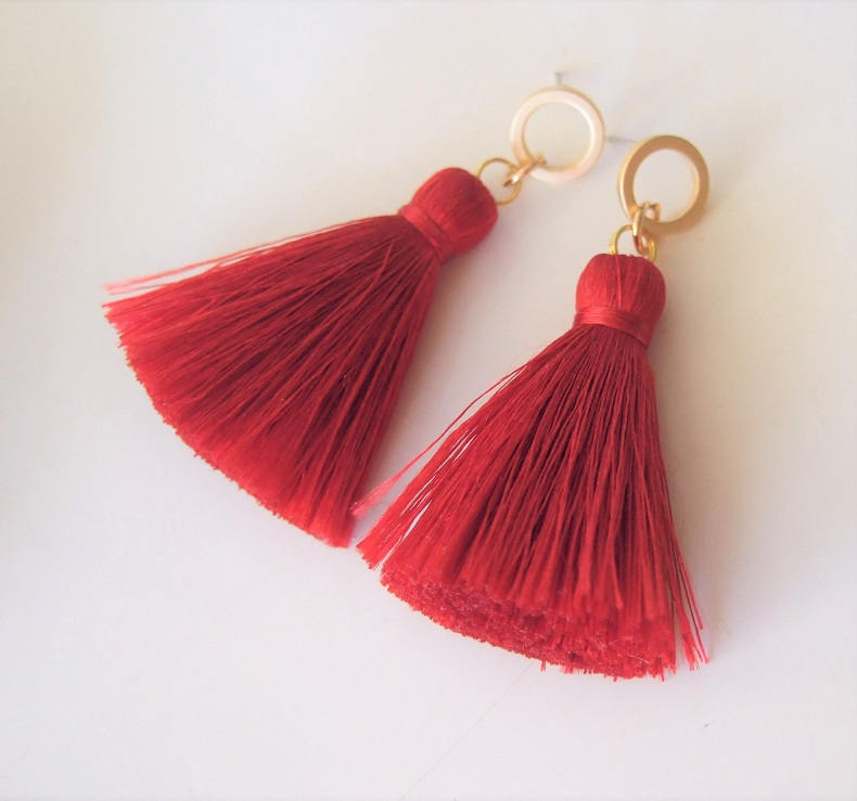 Urlaub Geschenk Idee, Rote Seide Quaste Ohrring, Für Frauen, Rote Ohrring, Fransen Ohrring, Boho Chic, Boho, Rote Ohrring, Liebe Geschenk, Rot von AngelPearls