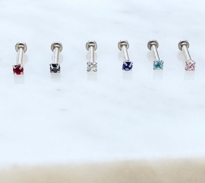 Kristall-Labret. 16G. Rot, Blau, Schwarz, Klar, Türkis Oder Hellrosa. Für Medusa, Monroe, Tragus, Flat, Conch, & Cartilage Piercings Kristall-Labret. 16G. Rot, Blau, Schwarz, Klar, Türkis Oder Hellrosa. Für Medusa, Monroe, Tragus, Flat, Conch, & Cartilage Piercings von IrisPiercingJewelry