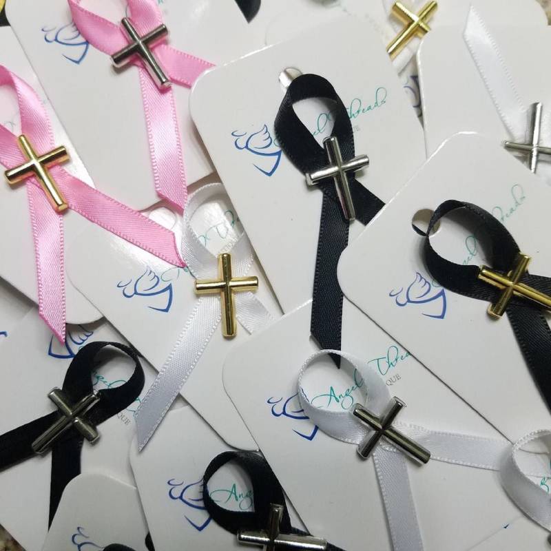 Kreuz Band Anstecknadel Gold Oder Silber Zink-Legierung, Funeral Mourner Zubehör Kreuz Band Anstecknadel Gold Oder Silber Zink-Legierung, Funeral Mourner Zubehör von AngelThreadsBtqLLC